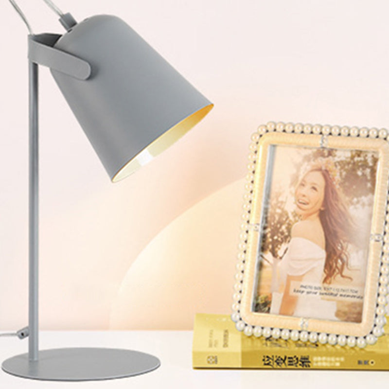 Avelena | Verstellbare Barre Shade Schreibtischlampe Macaron Stil Metallisch 1 Licht Schlafzimmer Stehlampe Schreibtischlicht In Schwarz/Grau