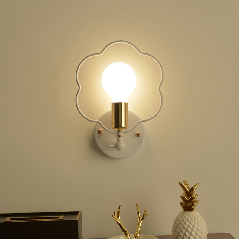 Avelena | Metall Stern/Blume/Liebendes Herz Wandlampe Einfacher Stil 1 Licht Wandmontierte Beleuchtung In Weiß für Das Arbeitszimmer