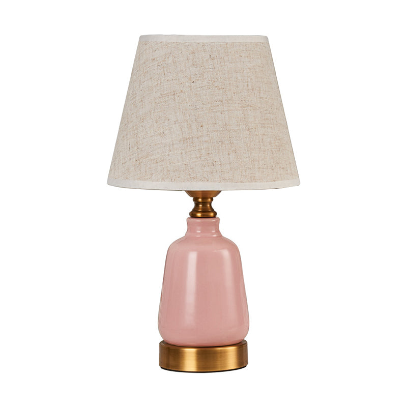 Avelena | 1 Kopf Schlafzimmer Nachttischlampe Einfacher Stil Rosa Schreibtischlampe mit Kegelförmigem Faltenstoff/Stoffschirm