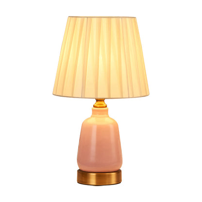 Avelena | 1 Kopf Schlafzimmer Nachttischlampe Einfacher Stil Rosa Schreibtischlampe mit Kegelförmigem Faltenstoff/Stoffschirm