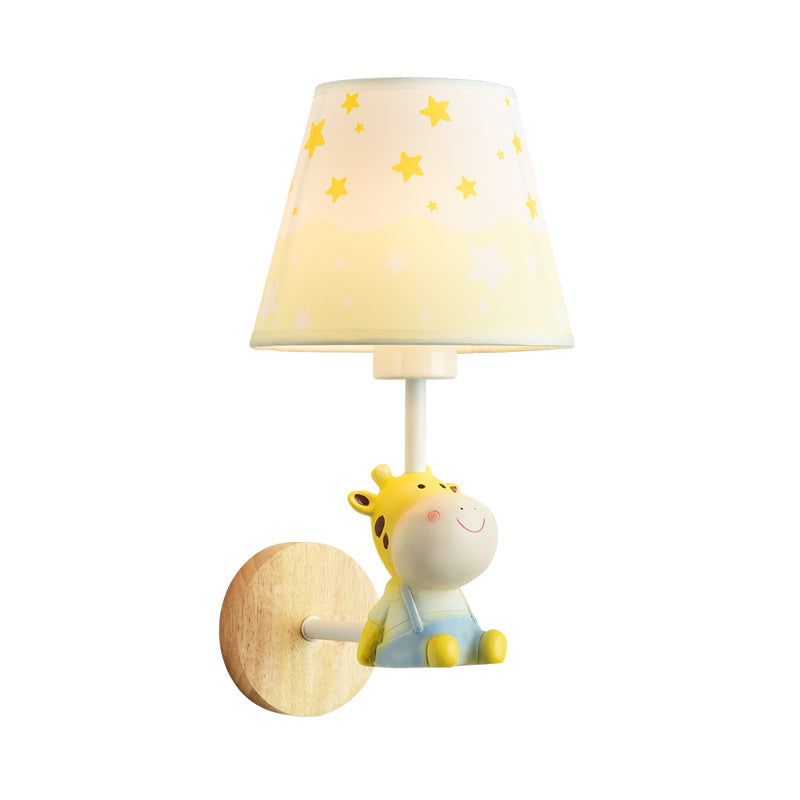 Avelena | Zeitgenössische Wandleuchte mit Konischer Shade Einzelne Licht Holz Wandlampe mit Tier für Teenager