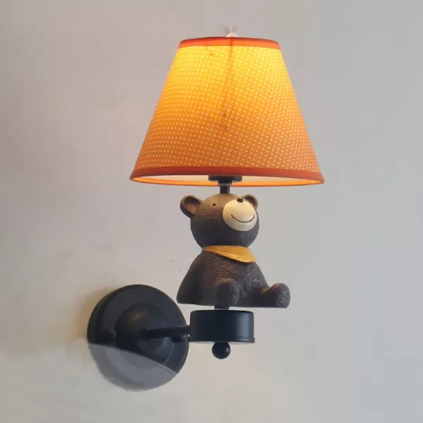 Avelena | Schöne Tier Wandleuchte mit Konischem Schirm Holz 1 Kopf Wandlicht für Flur Eingang