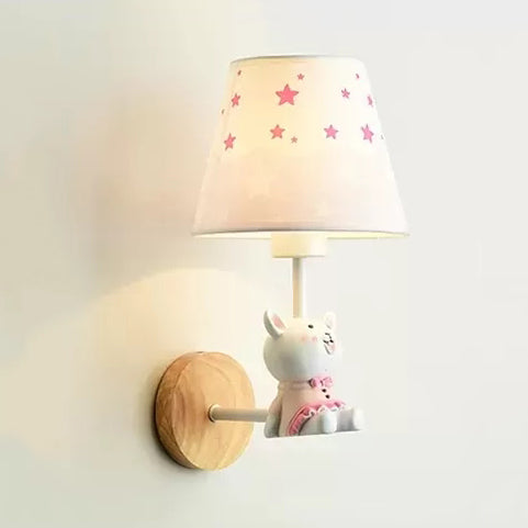Avelena | Zeitgenössische Wandleuchte mit Konischer Shade Einzelne Licht Holz Wandlampe mit Tier für Teenager