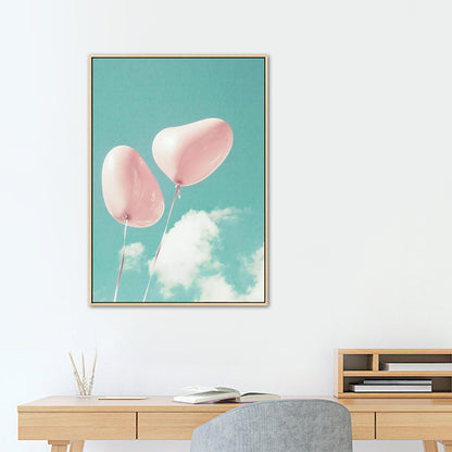 Avelena | Herzförmiger Ballon Leinwand Kunstdruck für Das Schlafzimmer In Grün, Mehrere Größen Verfügbar