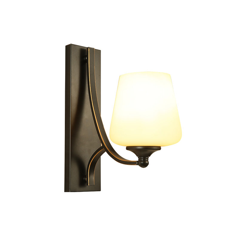 Avelena | Traditionelle Schmalwandlampe 1 Glühbirne Mattweiß Glas Wand Sconce Lampe In Schwarz für Schlafzimmer