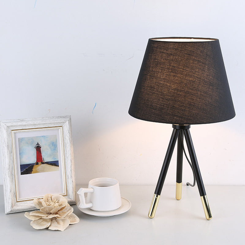 Avelena | Empire Shade Tripod Nachtlampe Nordischer Stil Stoff Einfach Schwarz/Weiß Tisch Stativ Licht