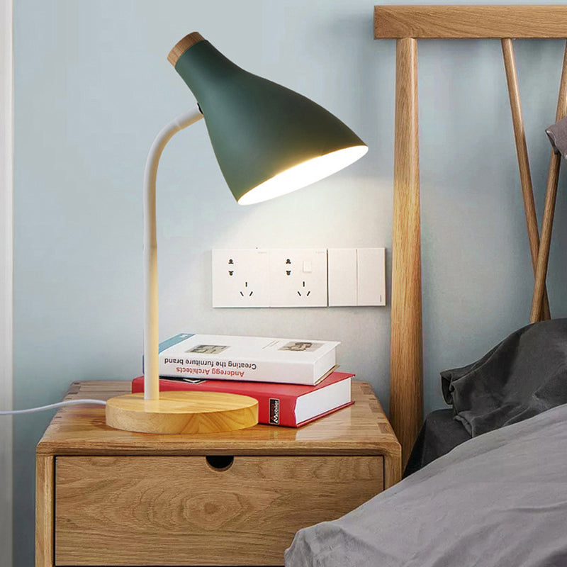 Avelena | Metall Horn Bildschirm Leselampe Erwachsene Schlafzimmer 1 Glühbirne Nordische Schreibtischlampe mit Steckerleitung