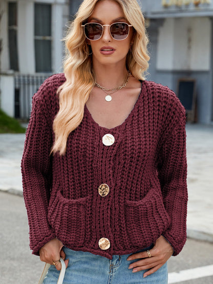 Avelena | Strickjacke mit Rundhalsausschnitt, Knöpfen und Taschen