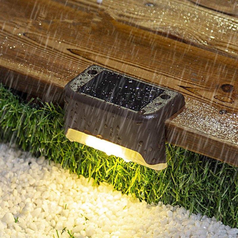 Avelena | Wasserdichte Treppen-Solarleuchten für den Außenbereich (4 Stück)