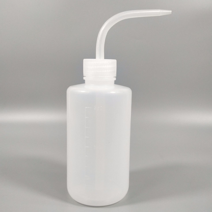 Avelena | Spot 500ml Squeeze Gießflasche – Kompakte Sprühflasche für präzises Gießen und Dosieren