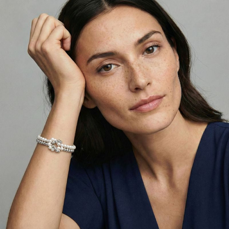 Damen Doppeltes Perlenarmband mit Silberfarbenen Kugelperlen | Shop Nory