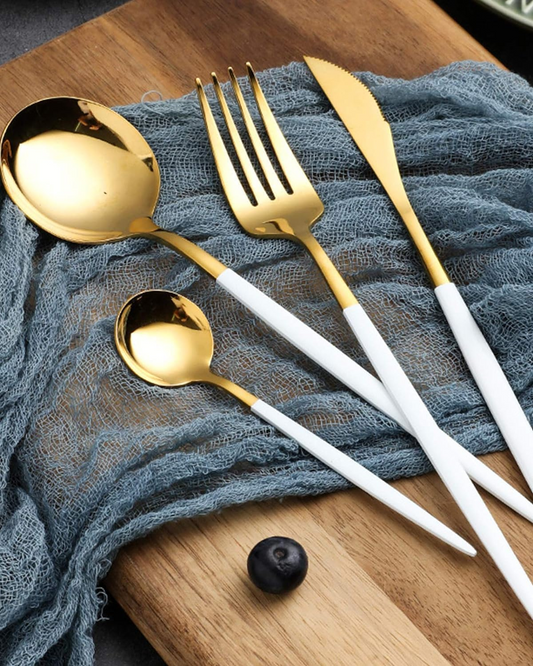 Avelena– Luxus Besteckset mit goldenen Akzenten & mattschwarzen Griffen