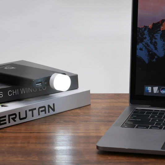Avelena | USB LED Augen Schutz Kleine Nachtlampe