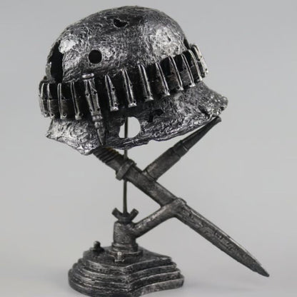 Avelena | AntiqueLume | Vintage Stahlhelm Tischlampe – Zeitlose historische Wohnkultur