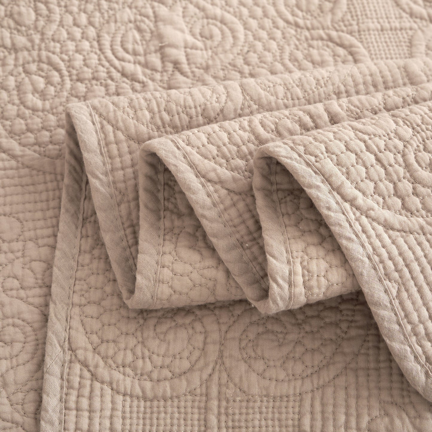 Avelena | Elegante Fransende Baumwoll-Steppdecke Luxuriöses Einfarbiges Weiches Paisleymuster, Gemütliche Leichte Decke, Perfekt Für Couch Oder Bett, Neutrales Sandiges Taupe Tan Beige, 50X60 Zoll