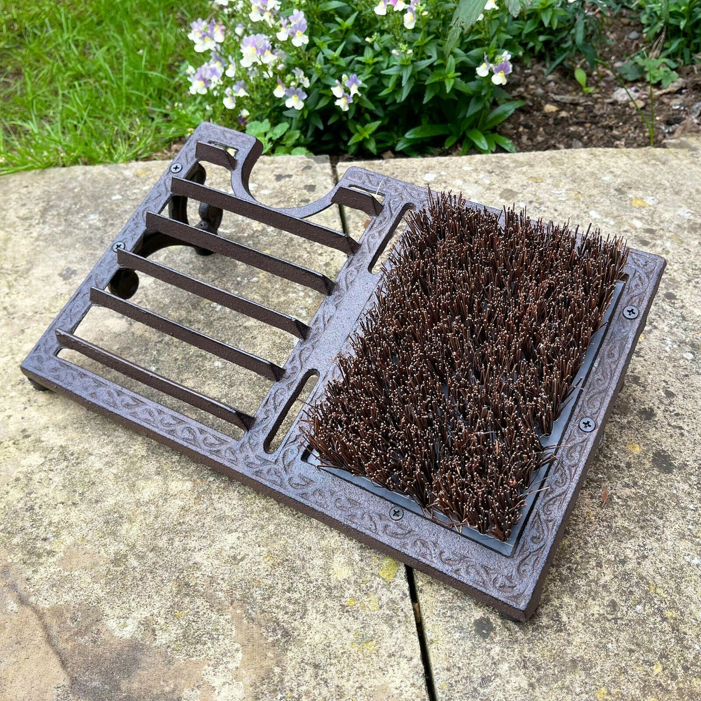Avelena | Cast Iron Boot Jack, Scraper And Grate