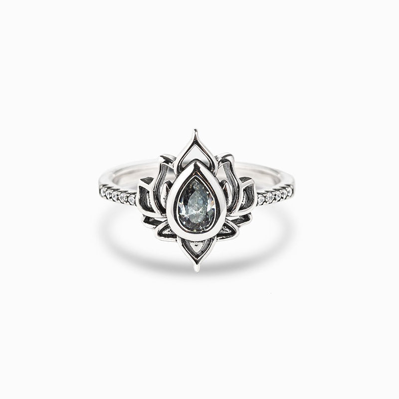Avelena | Lotus Ring