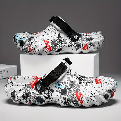 Clogs mit Graffiti-Druck