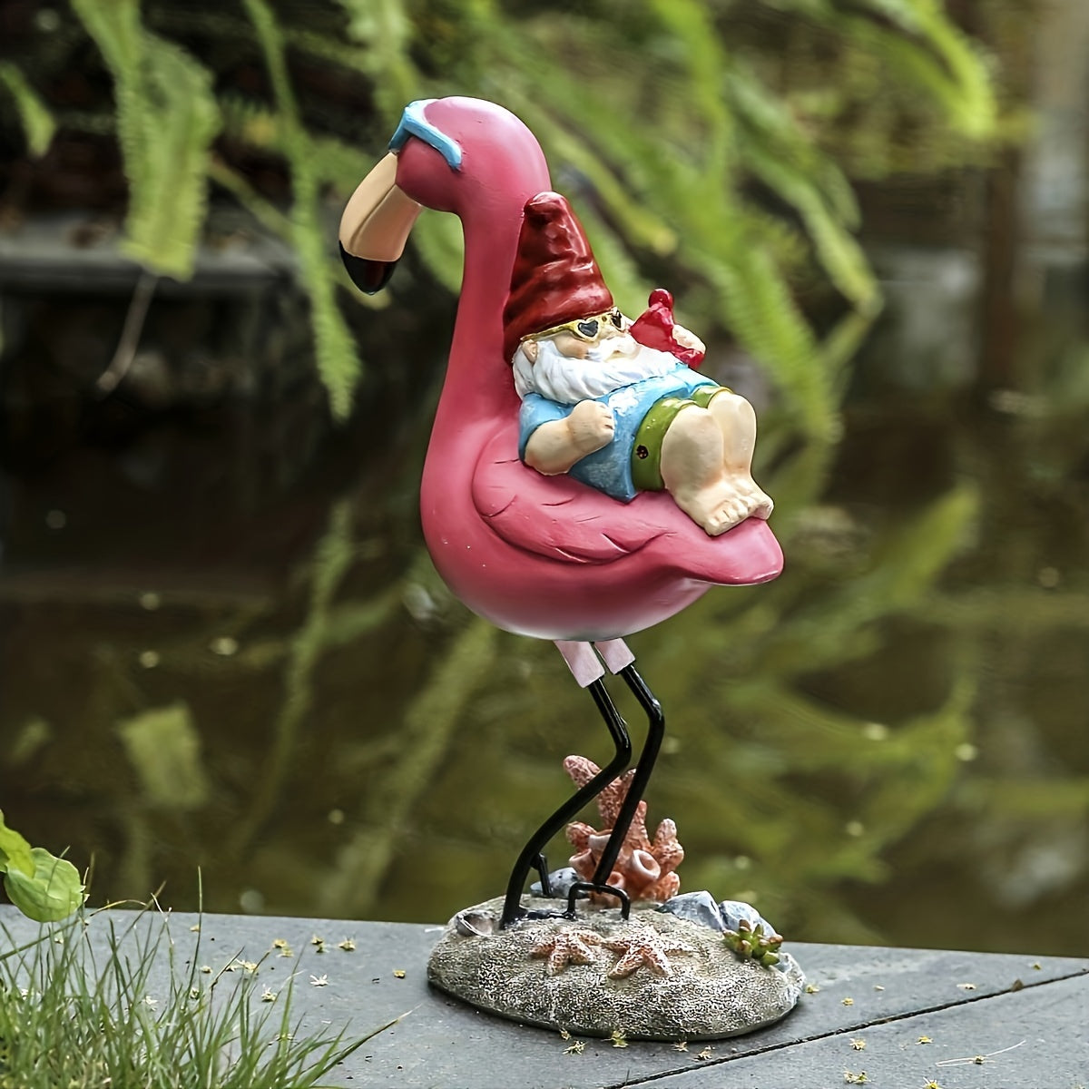 Avelena | Flamingo chillende Gartenzwerg-Statue