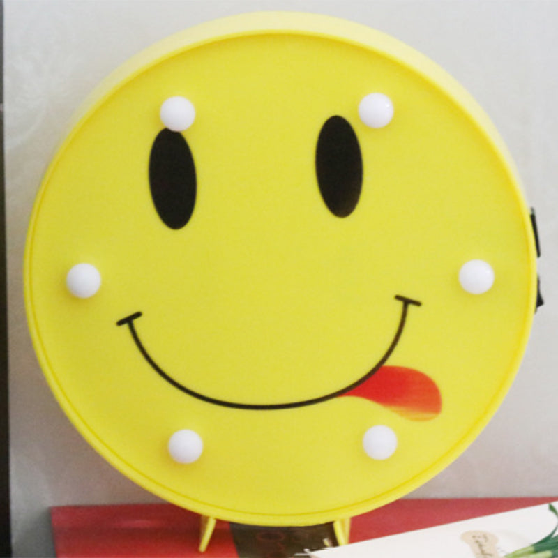 Avelena | Lustige Emoji Ausdruck Wandlampe Modernist Kunststoff Batterie Led Gelb Nachttischlampe
