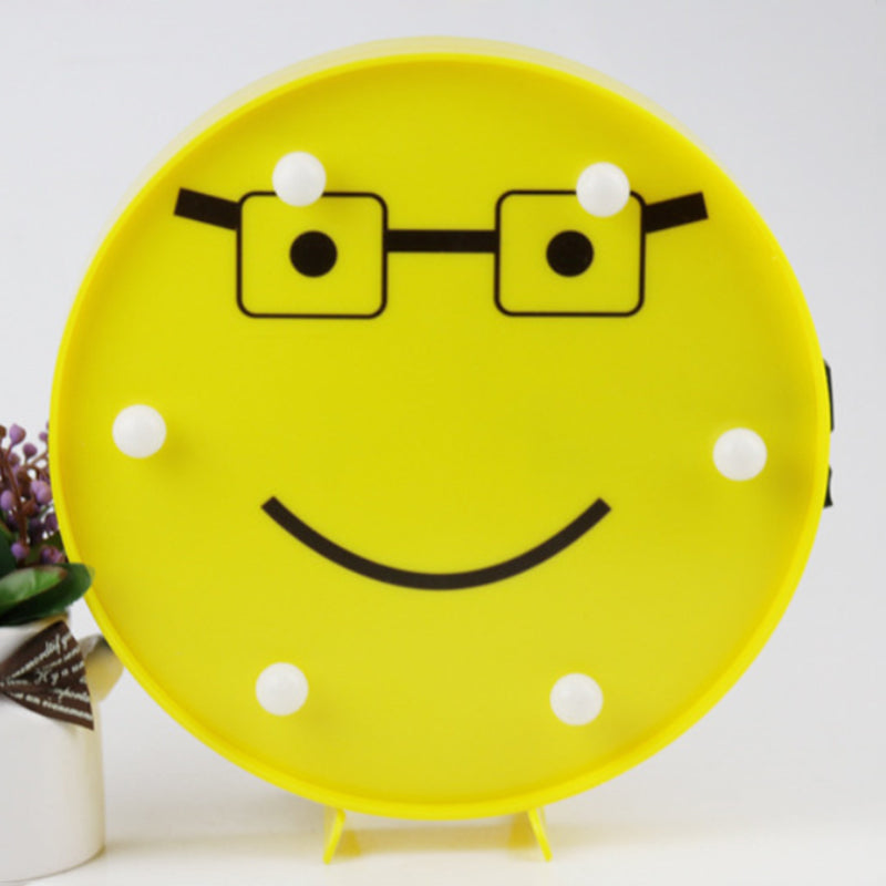 Avelena | Lustige Emoji Ausdruck Wandlampe Modernist Kunststoff Batterie Led Gelb Nachttischlampe
