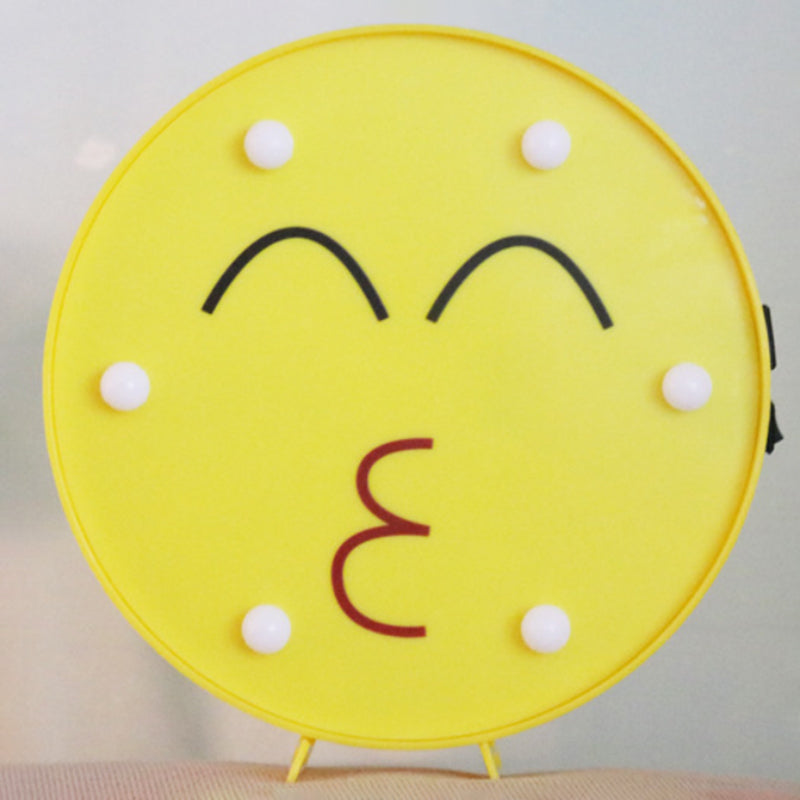 Avelena | Lustige Emoji Ausdruck Wandlampe Modernist Kunststoff Batterie Led Gelb Nachttischlampe