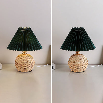 Avelena | RattaLume Nordic LED Tischlampe | Geflochtenes Rattan & Faltstoffschirm | Stimmungslicht | Deko fürs Schlafzimmer