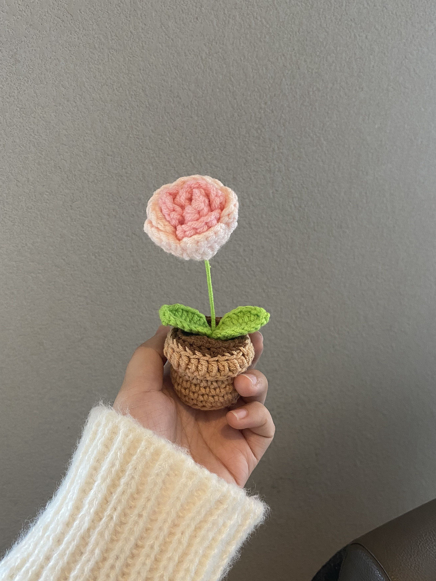 Avelena | Handgefertigte Häkelblumentopfdekoration