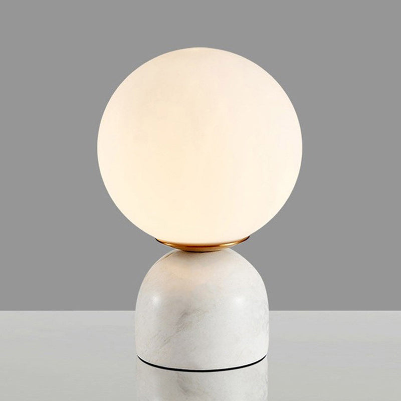 Avelena | Sphere Tischbeleuchtung Nordischer Stil Mattglas Einzelleuchtmittel Nachttischlampe mit Kuppel-Marmor-Basis
