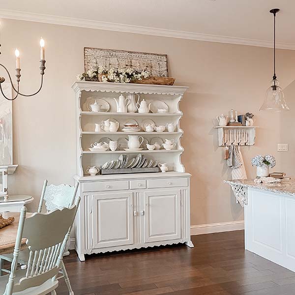 Avelena | Gebrauchte Mudroom Wandschrank mit Haken