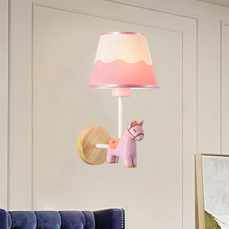 Avelena | Zeitgenössische Wandleuchte mit Konischer Shade Einzelne Licht Holz Wandlampe mit Tier für Teenager