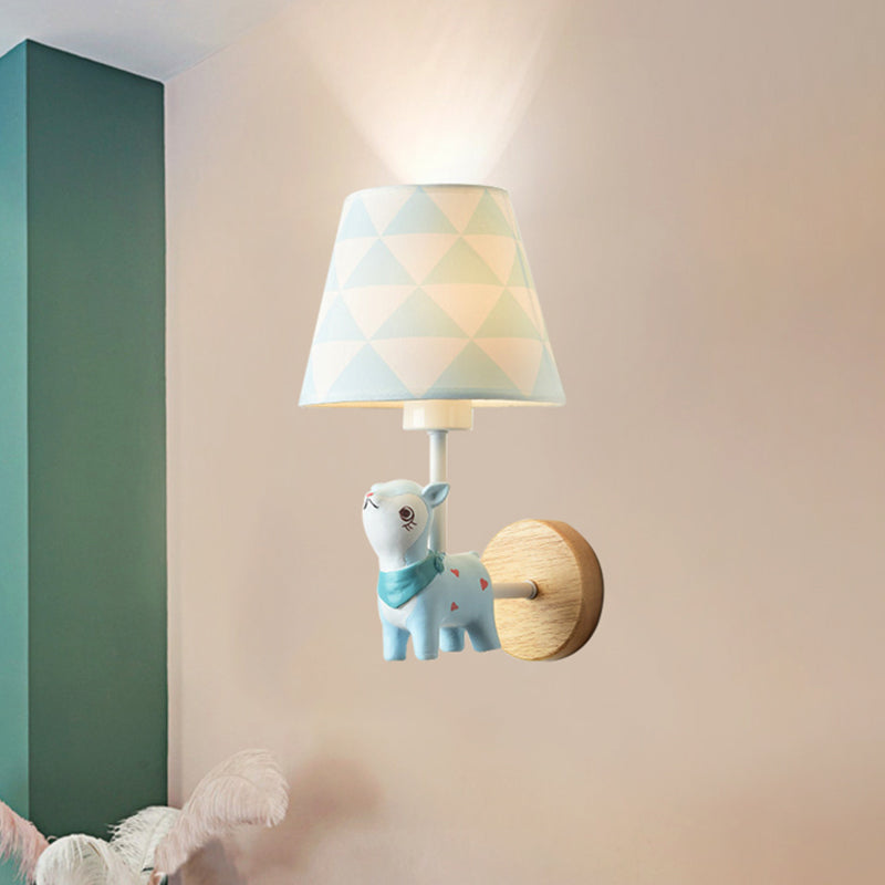 Avelena | Zeitgenössische Wandleuchte mit Konischer Shade Einzelne Licht Holz Wandlampe mit Tier für Teenager