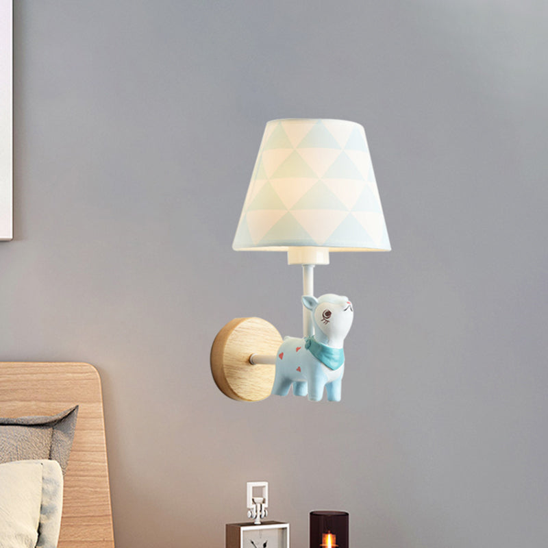 Avelena | Zeitgenössische Wandleuchte mit Konischer Shade Einzelne Licht Holz Wandlampe mit Tier für Teenager