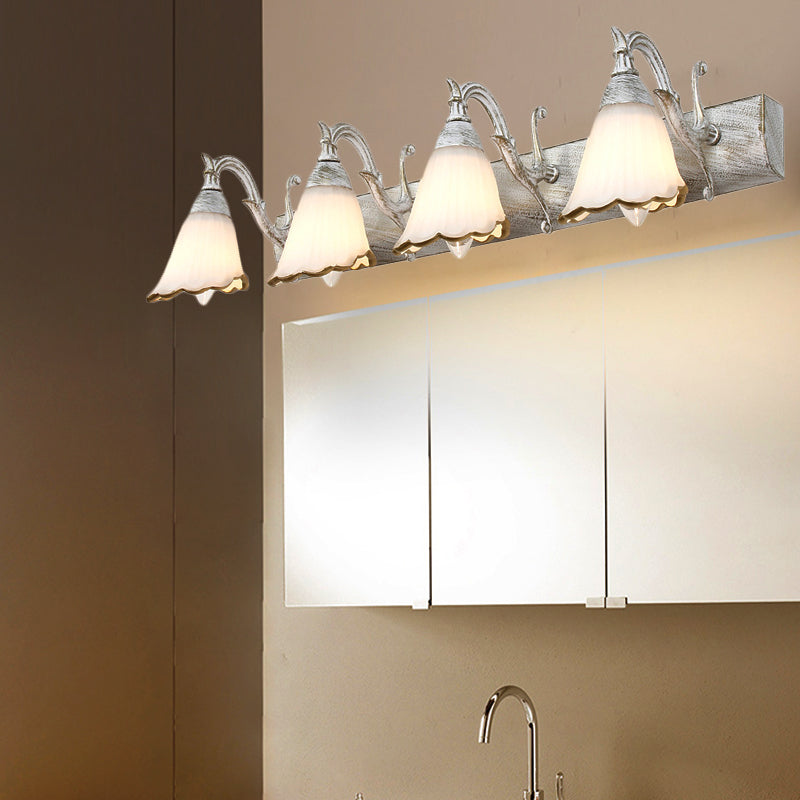 Avelena | Blumen Badezimmer Wandlampe Klassisch Opal-Glas 2/3/4 Lichter Bronze/Weiß Make-Up Beleuchtung