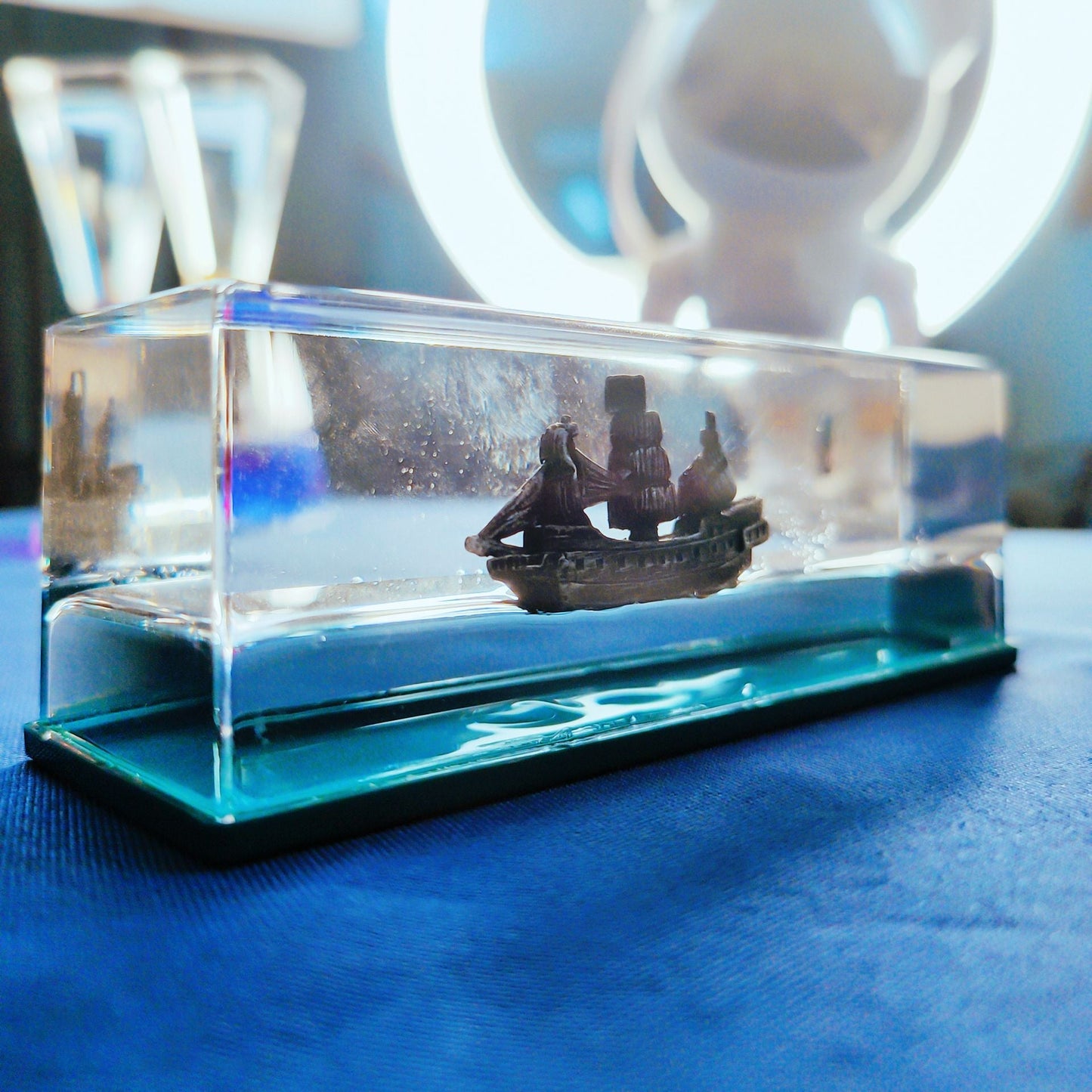 Avelena | Black Pearl Piratenschiff Kreuzfahrt Flüssiger Drift Flasche Wird Nie Umkippen Desktop Geschenk Entlastung Dekorative Ornamente