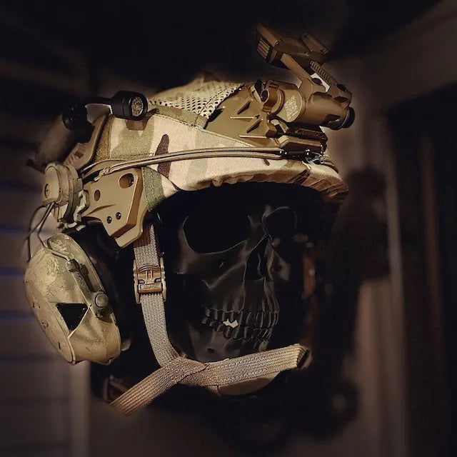 Avelena | 3D Totenkopf Helm Ausstellungsset