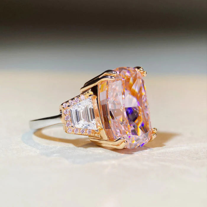 Avelena | Drei Stein brillantgeschliffener Pink Ring