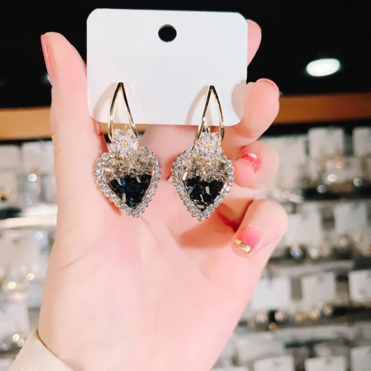 Avelena | Super Sparkle Vintage Zirkonia Herz Stecker Ohrringe