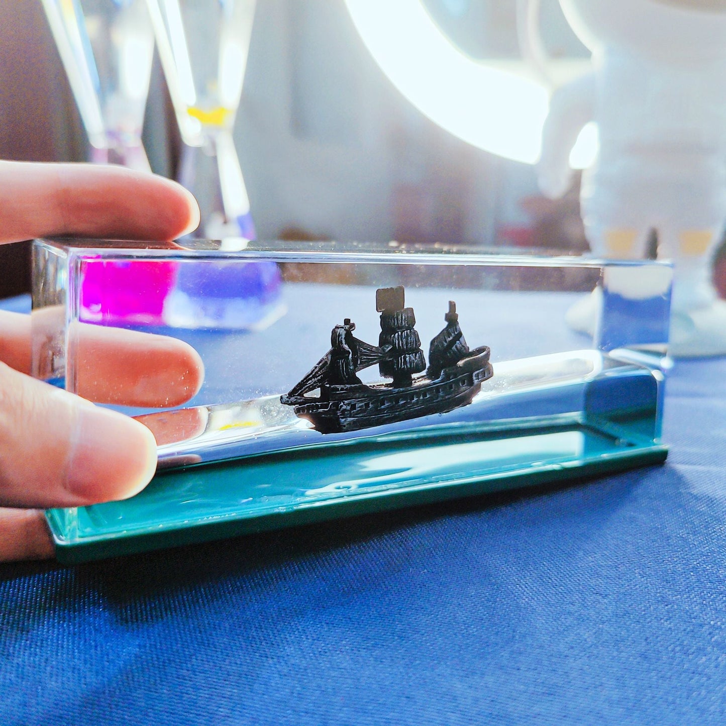 Avelena | Black Pearl Piratenschiff Kreuzfahrt Flüssiger Drift Flasche Wird Nie Umkippen Desktop Geschenk Entlastung Dekorative Ornamente