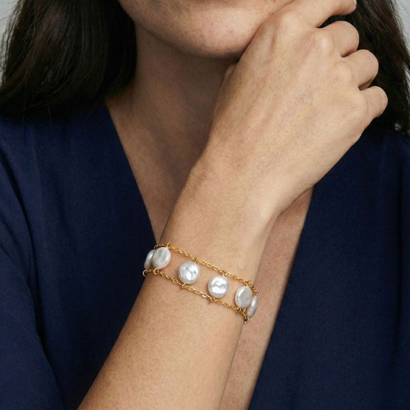 Damen Doppelreihiges Perlenarmband mit Goldfarbener Kette | Shop Nory