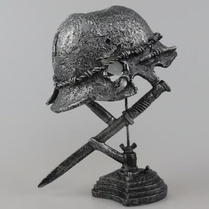 Avelena | AntiqueLume | Vintage Stahlhelm Tischlampe – Zeitlose historische Wohnkultur