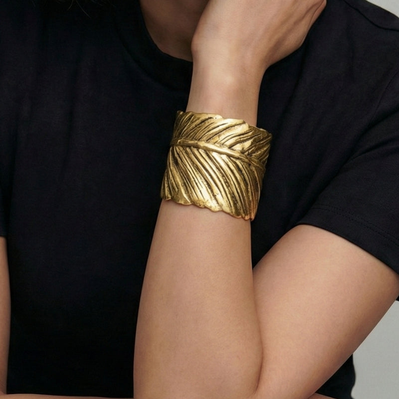 Damen Breites Armreif mit Strukturierter Oberfläche | Shop Nory