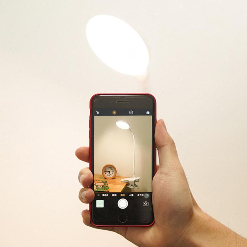 Avelena | Einfache LED Clip Schreibtischlampe wiederaufladbar Augenschutz Nachtlicht