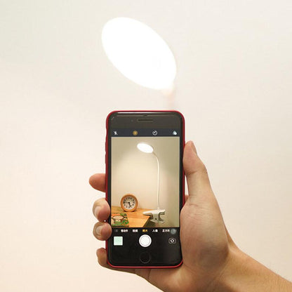 Avelena | Einfache LED Clip-Schreibtischlampe wiederaufladbar Augenschutz Nachtlicht