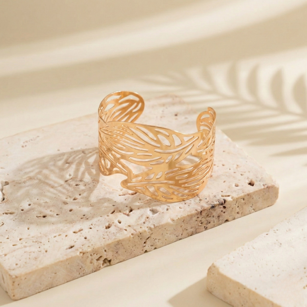 Damen Breites Armreif mit Blattmuster in Offener Form | Shop Nory