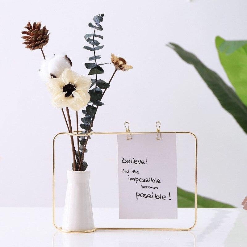 Avelena | Eisen Foto Präsentationstisch mit Keramischer Vase und Klammer, Vielseitige Hängefoto-Präsentation für Wohnkultur