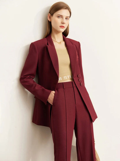 Minimalistischer Blazer und Hochgeschnittene Tapered-Hose im Set