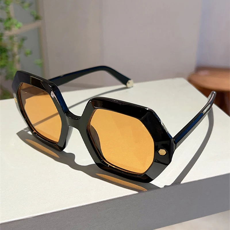 Avelena | Trendy Oversized Sonnenbrillen für Frauen