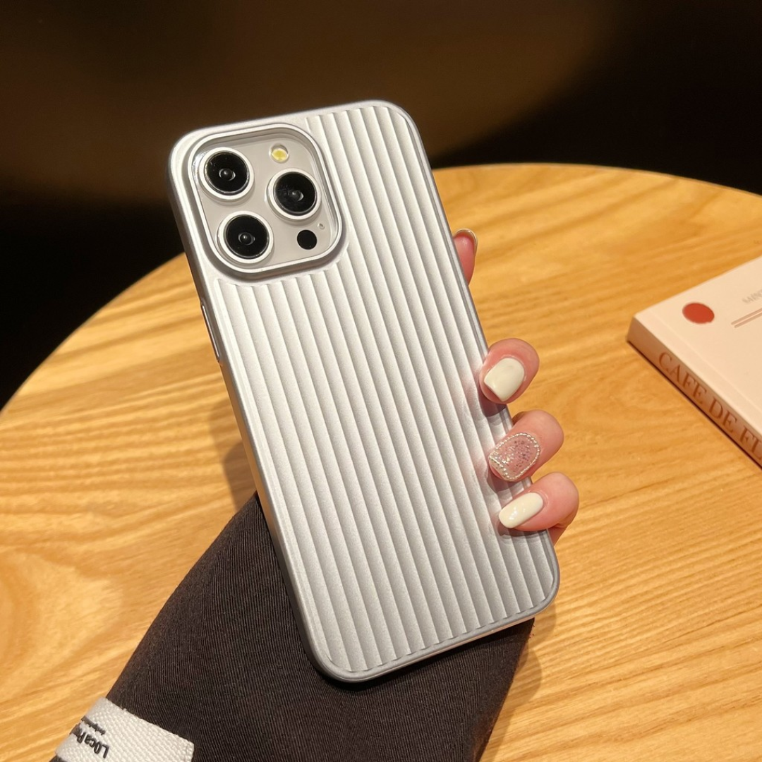 Avelena | ArmorShell | Ultradünnes und Stoßsicheres iPhone-Cover