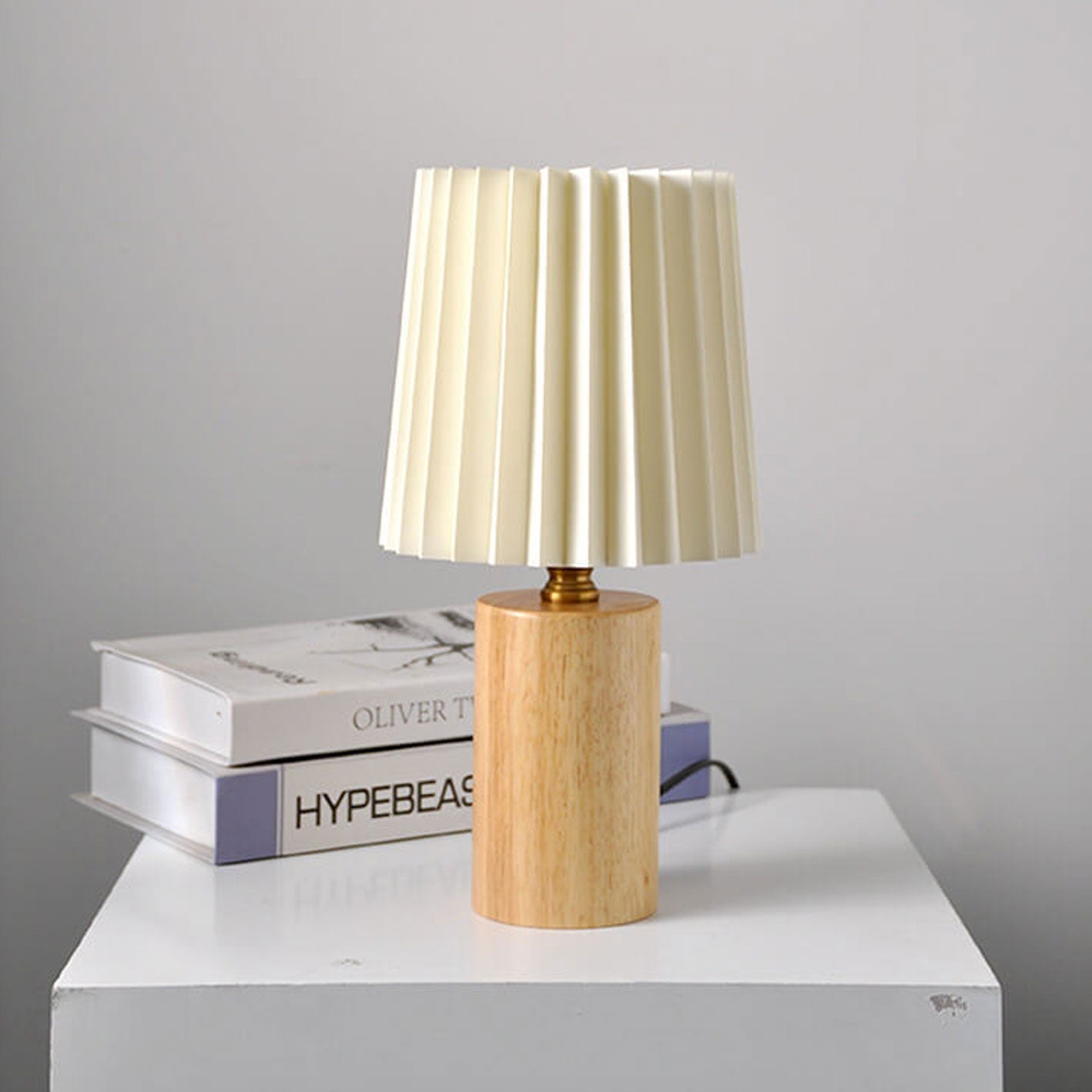 Avelena | Vintage Korean Plissee Säule Massivholz Basis 1-Licht Tischlampe